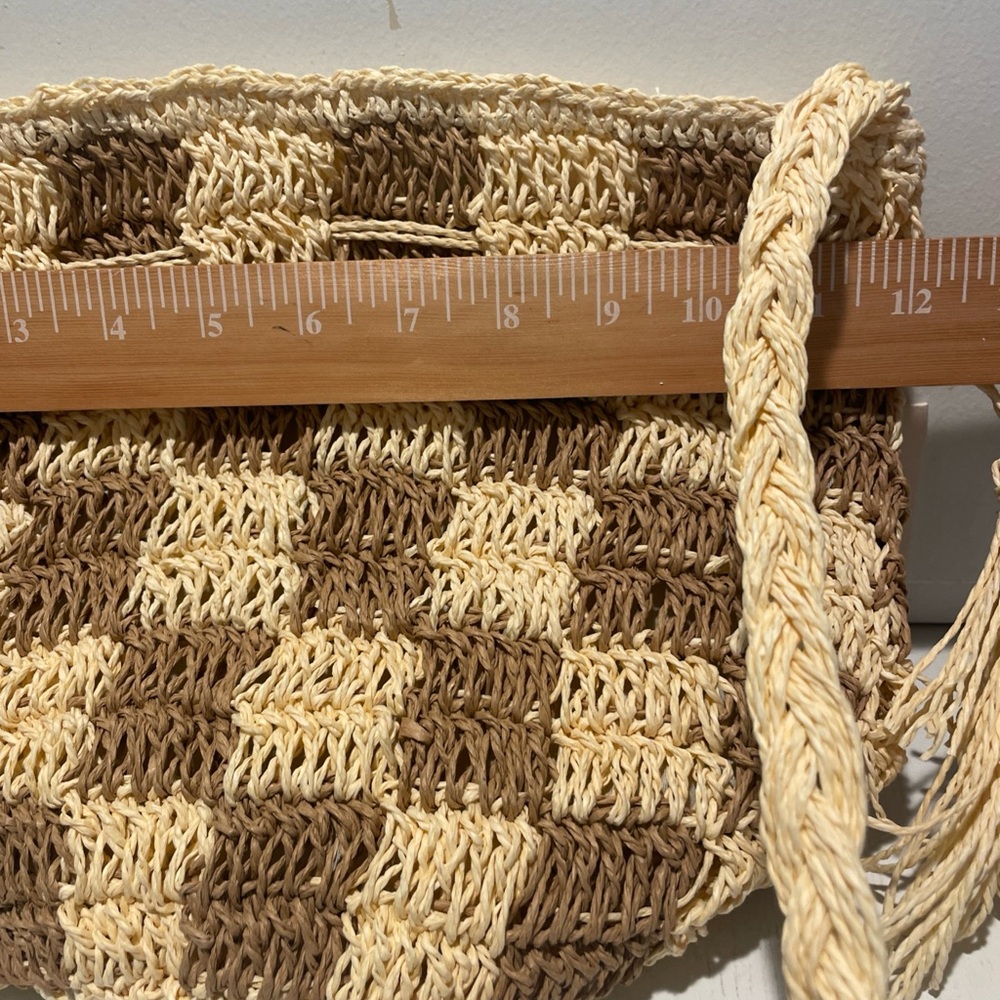 NWT Lu&Elle Woven Tan and Cream Sun-drift Tassel Bucket Bag - Picture 11 of 12